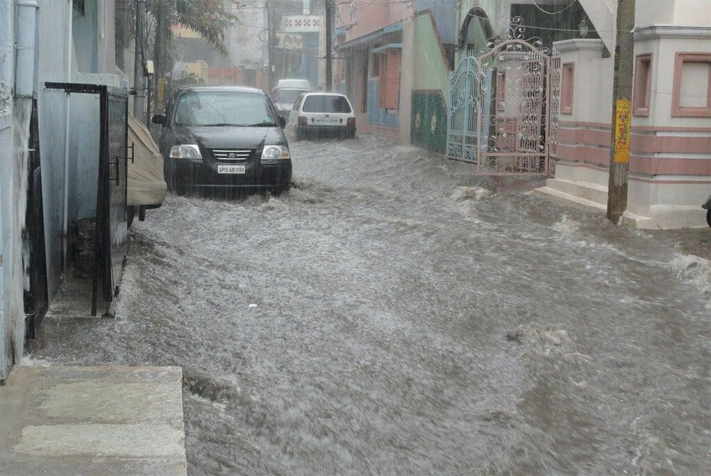 mudanzasextremenas-Qué nos cubre el seguro del coche en caso de lluvias torrenciales y otras catástrofes 2